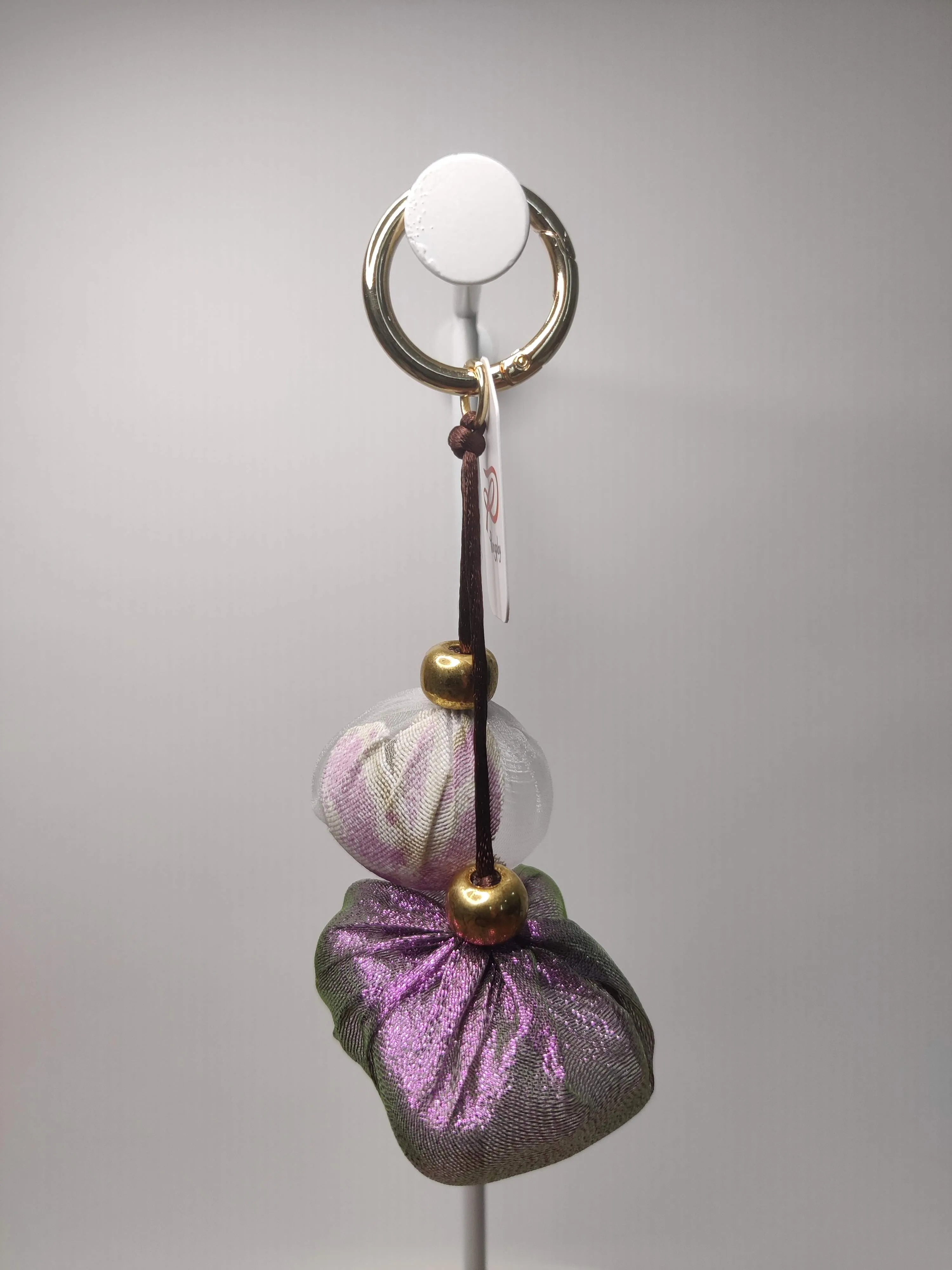 m-white-purple-glitch